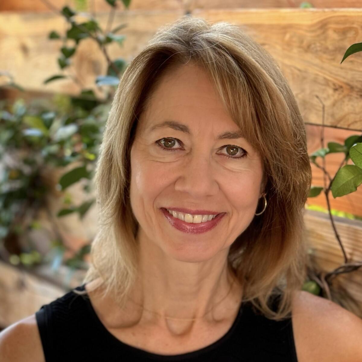 headshot of Teresa Foulger