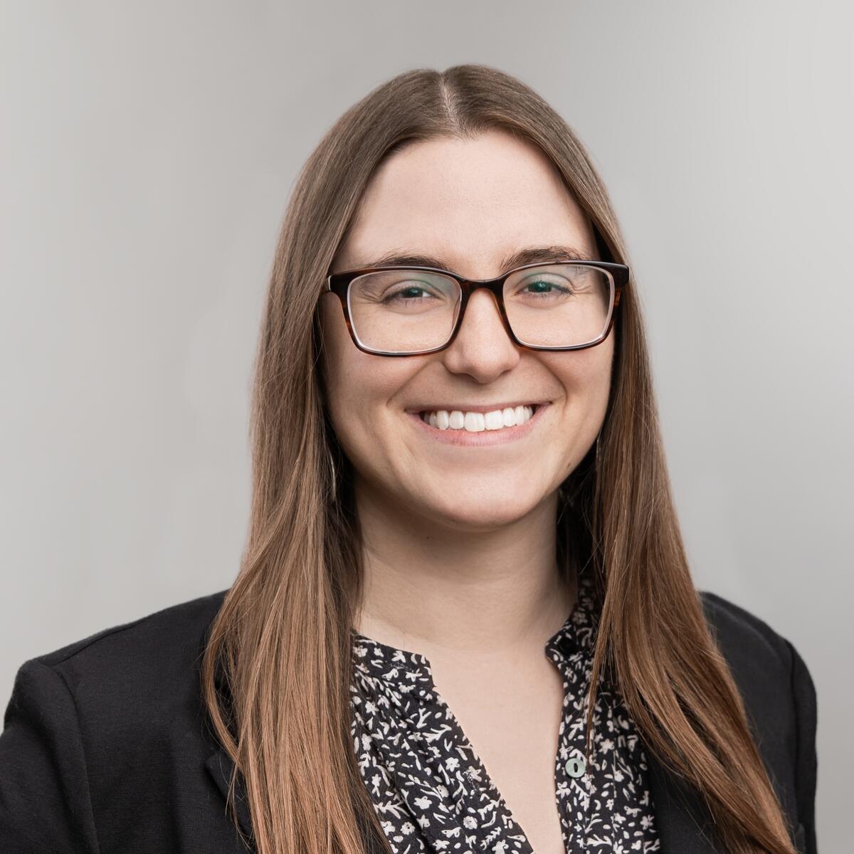 Headshot of Julia Davis