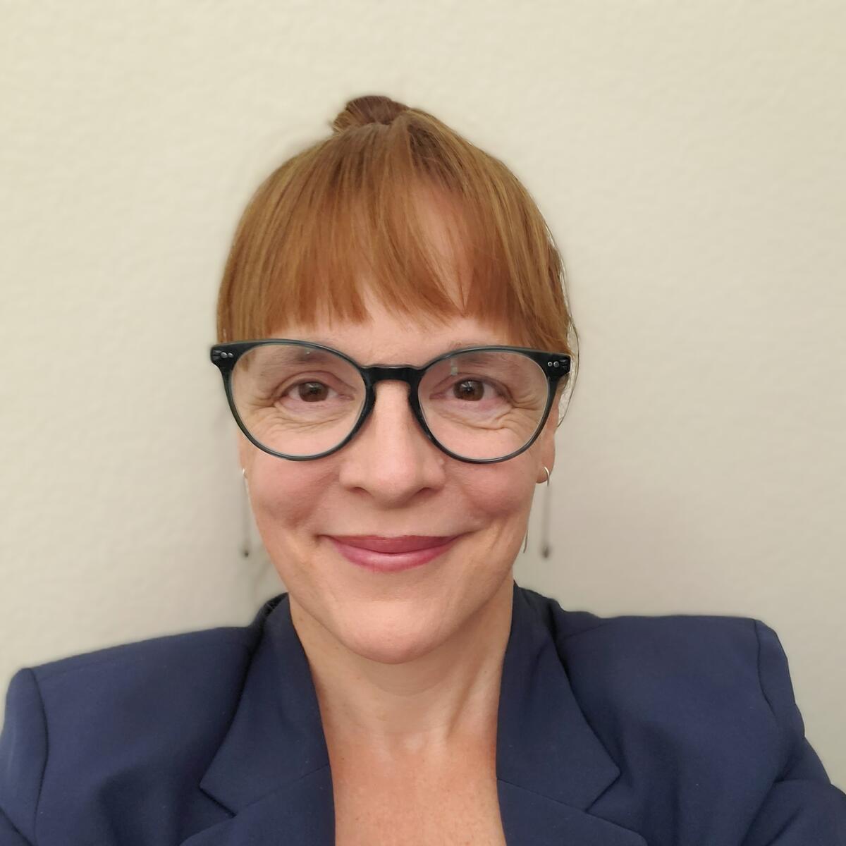 Headshot of Laura Jakubczak
